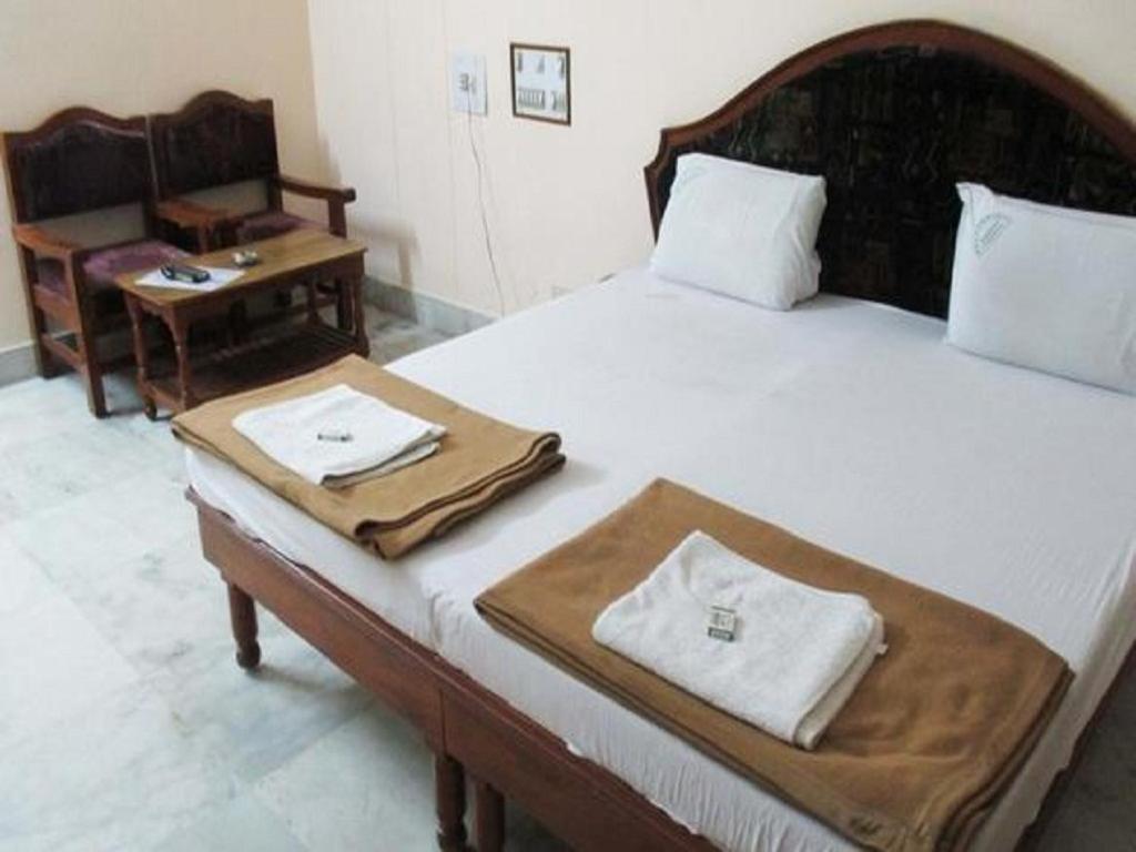 Hotel Geethanjali Residency Bhadrachalam Esterno foto