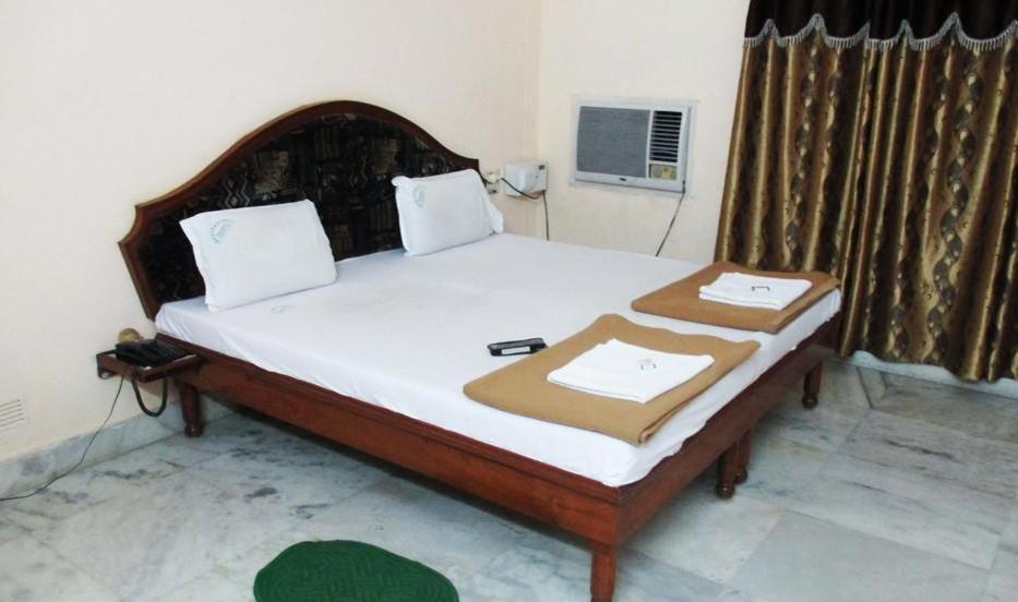 Hotel Geethanjali Residency Bhadrachalam Esterno foto