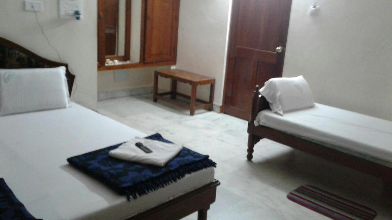 Hotel Geethanjali Residency Bhadrachalam Esterno foto
