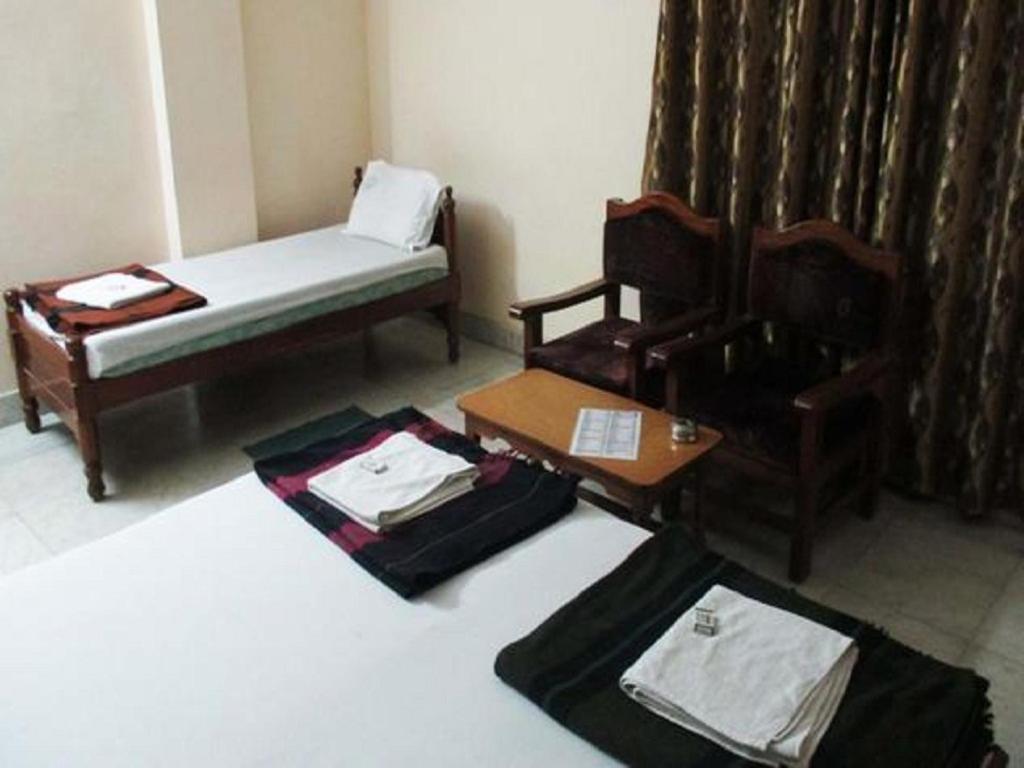 Hotel Geethanjali Residency Bhadrachalam Esterno foto