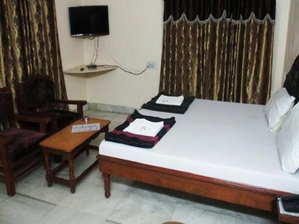 Hotel Geethanjali Residency Bhadrachalam Esterno foto